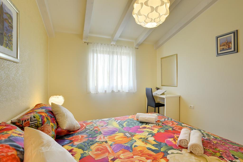 Apartment Rita 1 Ровинь Экстерьер фото
